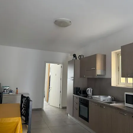 Δωμάτια σε οικογενειακή κατοικία Flotta